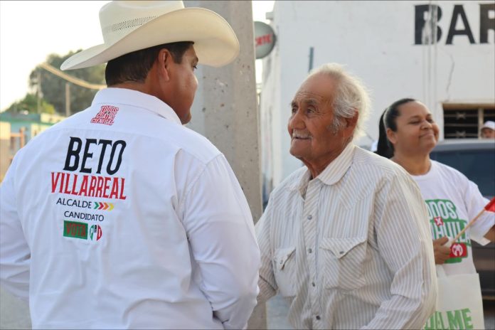 Beto Villarreal recibe apoyo del seccional de Pancho Villa en Cuatro Ciénegas