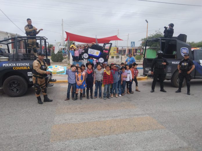Festeja Policía Estatal a las niñas y niños de Coahuila