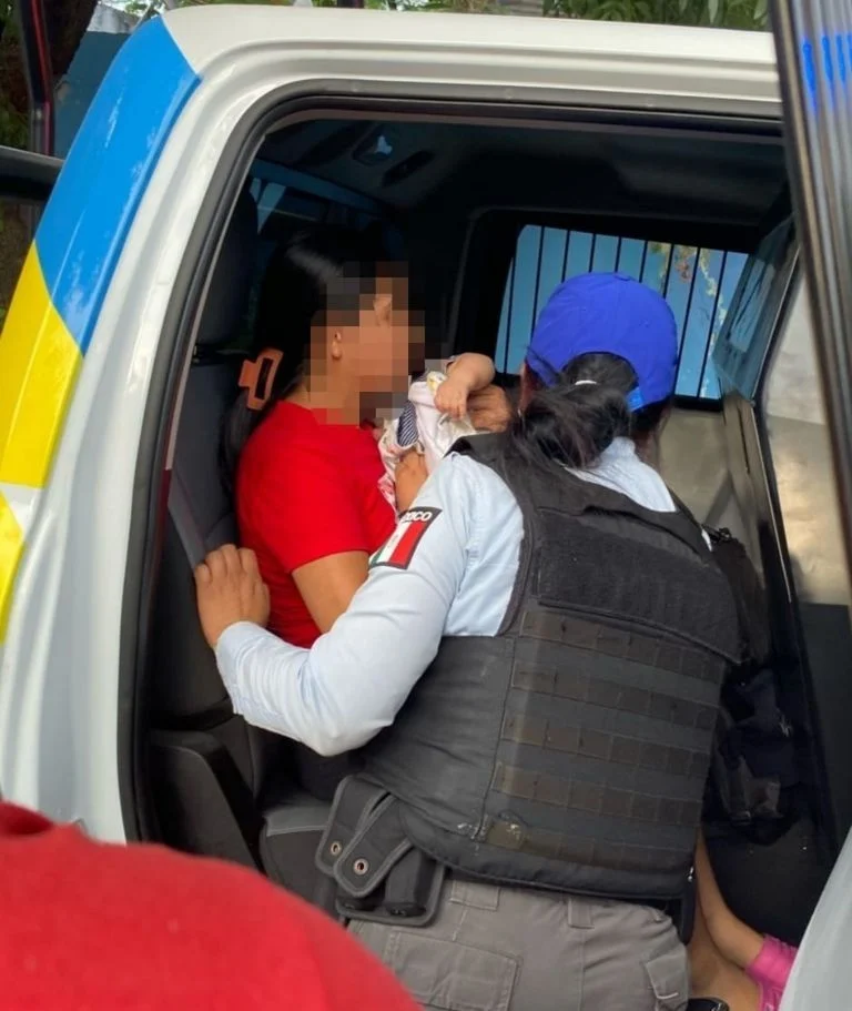 Hombre termina detenido por encerrar a su esposa y su bebé de cuatro meses Hombre termina detenido por encerrar a su esposa y su bebé de cuatro meses