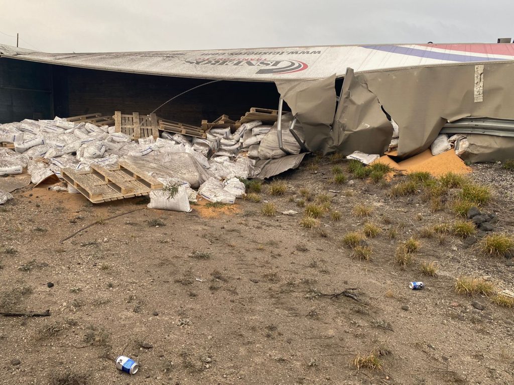 Ebrio conductor de "Autotransportes Cisneros" protagoniza fuerte accidente en la 57