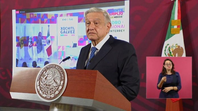AMLO critica a intelectuales que respaldan a Gálvez: 
