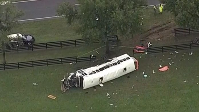 Acusado de volcadura de autobús en Florida tiene historial de accidentes