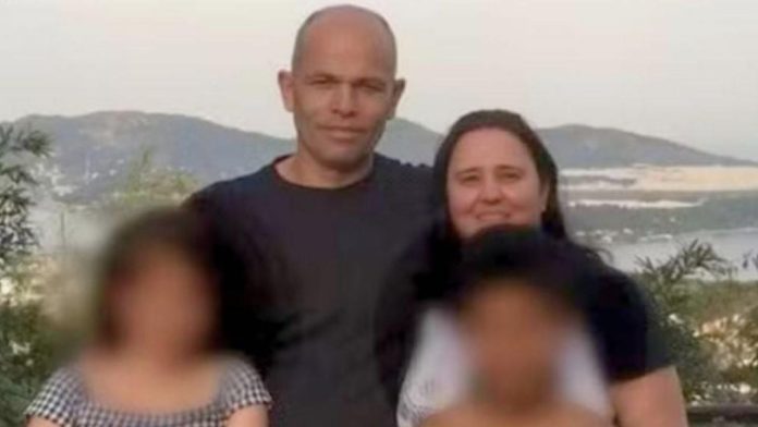 Adolescente asesina a su familia tras ser castigado sin su teléfono