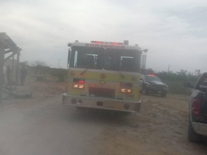 Bomberos Sabinas y policías municipales