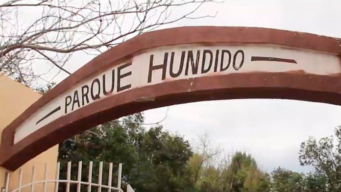 ¿Eran espíritus?: Captan supuestos 'fantasmas' en parque de Coahuila