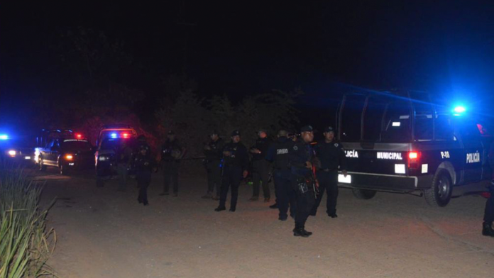 Localizan cuerpo al interior de bolsa de plástico en la carretera