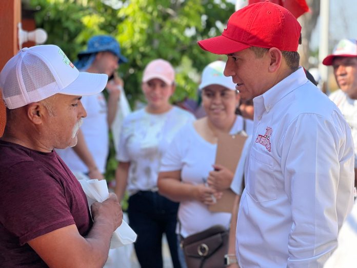 Hugo Lozano presenta plan de trabajo en colonia Solidaridad