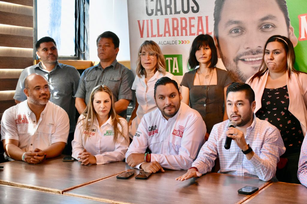 Se suman 26 funcionarios Panistas al proyecto de Carlos Villarreal