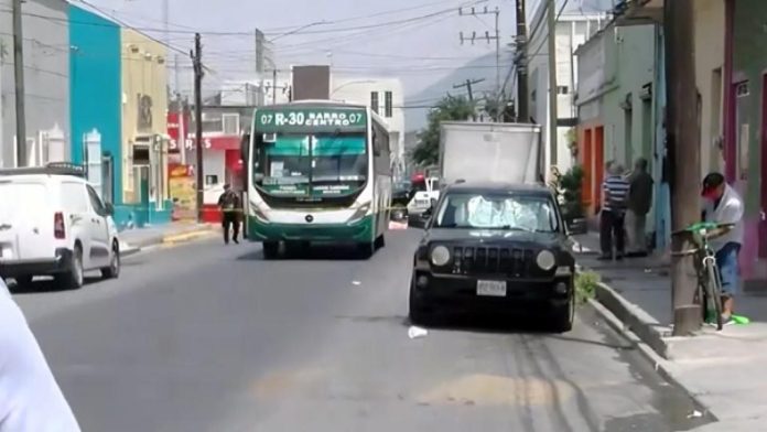 Alumna de prepa murió atropellada por un camión público