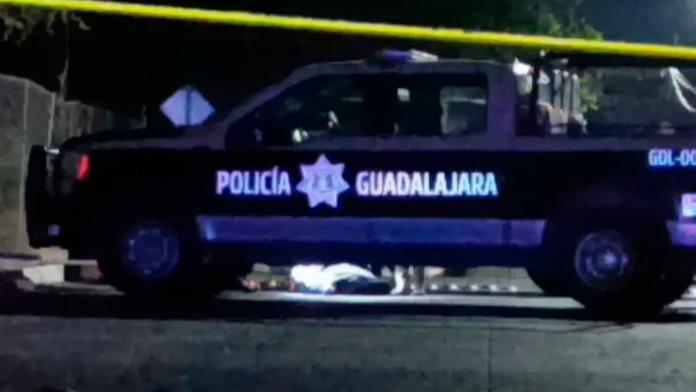 Encuentran el cadáver de un hombre envuelto en bolsas negras