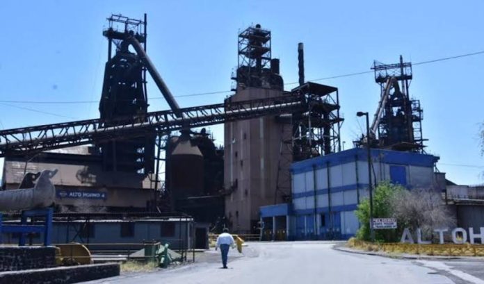 Aunque AHMSA sigue paralizado y en riesgo de quiebra, inició acciones represivas contra empleados de confianza que demandaron sus derechos laborales.