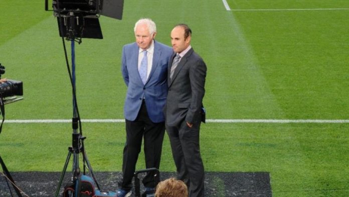 Landon Donovan, exjugador del León, reaparece con nuevo look en la Eurocopa