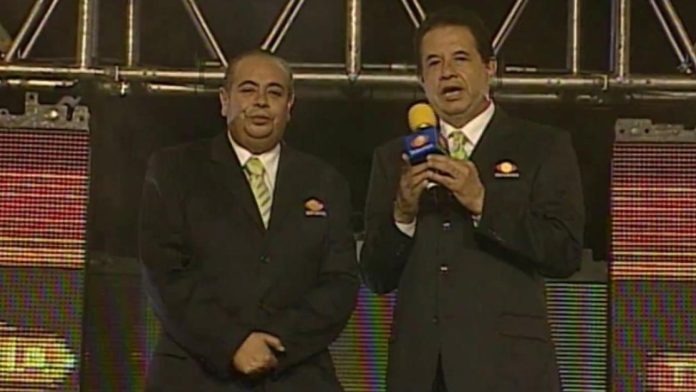 Triple A rinde homenaje a Arturo 'El Rudo' Rivera durante el regreso de Alan Stone