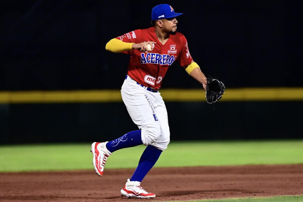 Rieleros empareja la serie