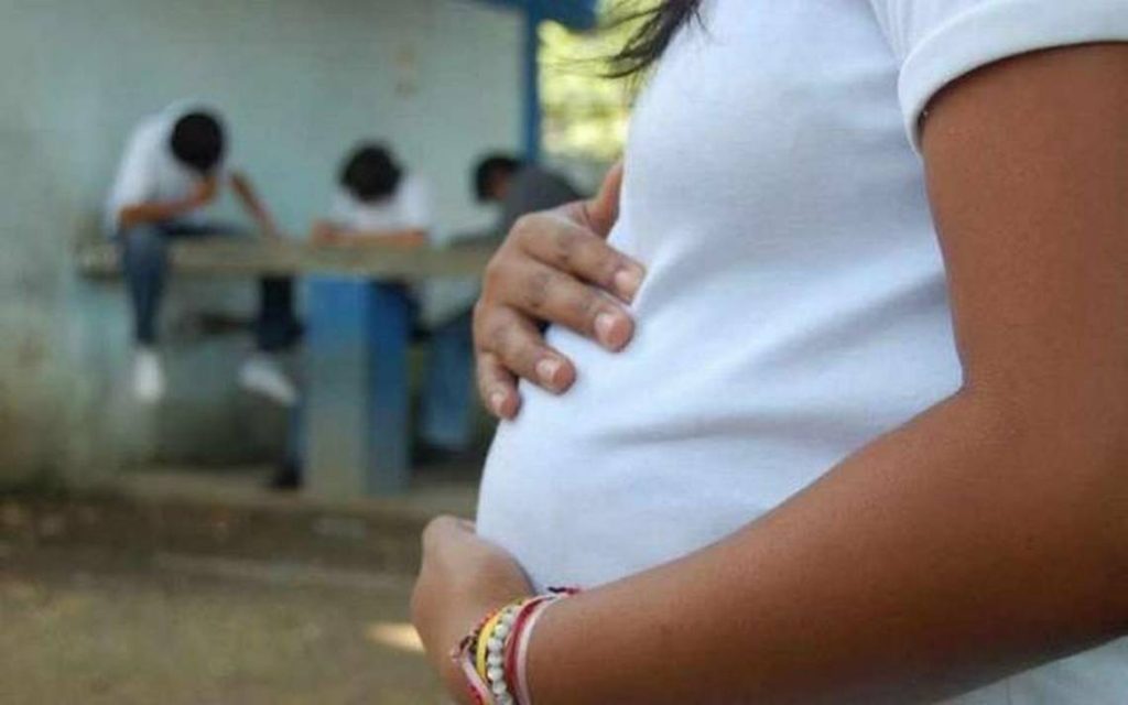 Disminuyen embarazos en adolescentes en Monclova