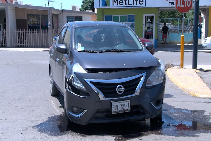 Chocan en centro comercial