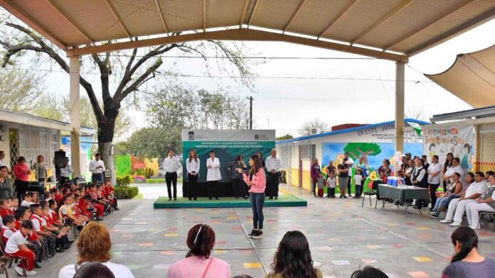 Jardín de niños lleva 11 días sin luz en pleno calor de Nuevo León