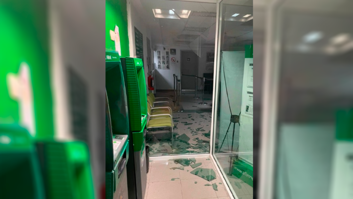 Joven intenta robar banco y policía impide el atraco en Monclova