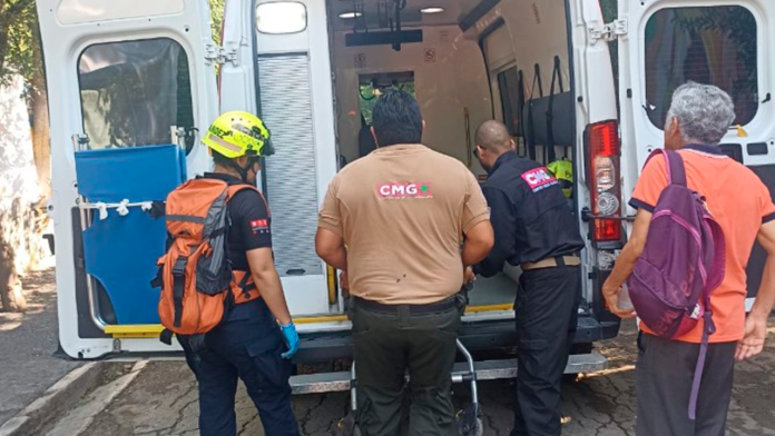 Senderista sufre lesiones tras caer en cascadas del Cerro de la Silla
