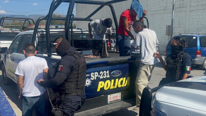 El intenso calor no detiene a toxicomanos solo la policia