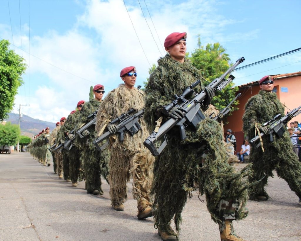 Ejército Mexicano se une a la celebración del 147 aniversario del municipio de Aguililla, Michoacán