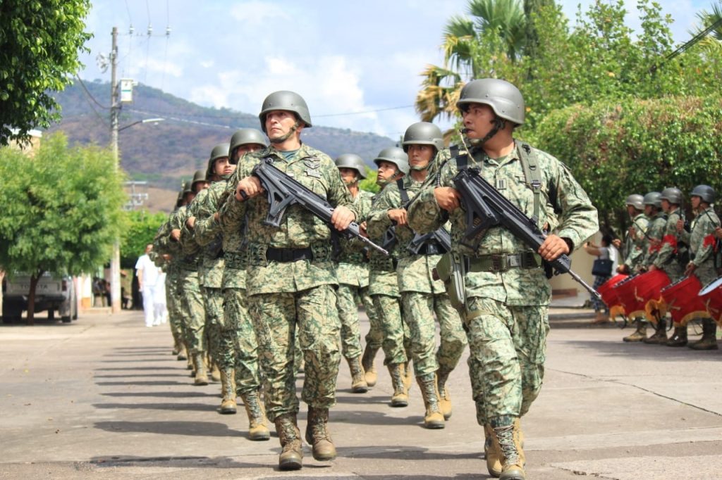 Ejército Mexicano se une a la celebración del 147 aniversario del municipio de Aguililla, Michoacán