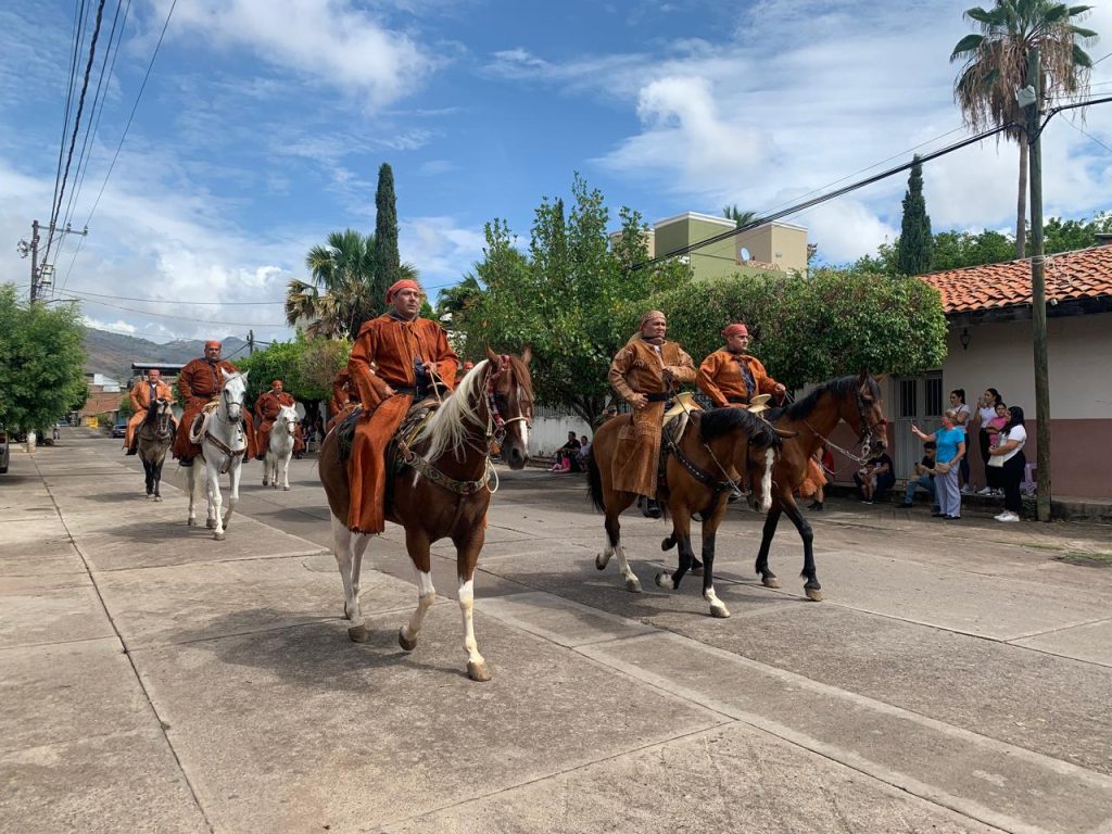 Ejército Mexicano se une a la celebración del 147 aniversario del municipio de Aguililla, Michoacán