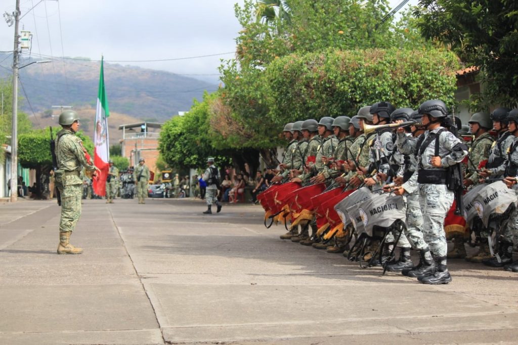 Ejército Mexicano se une a la celebración del 147 aniversario del municipio de Aguililla, Michoacán