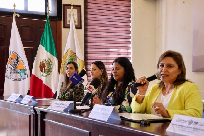 Presenta alcaldesa comité de reinado de Fiestas Grandes de Sabinas