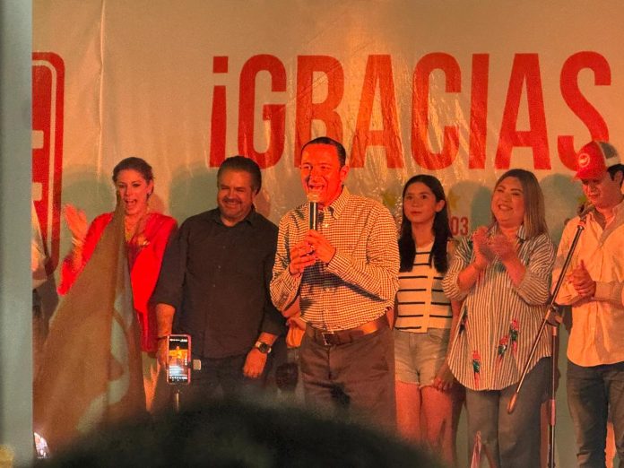 Se declara Emilio de Hoyos ganador