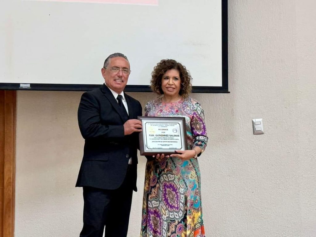 Apoyo total a la Educación por Súper Gutiérrez