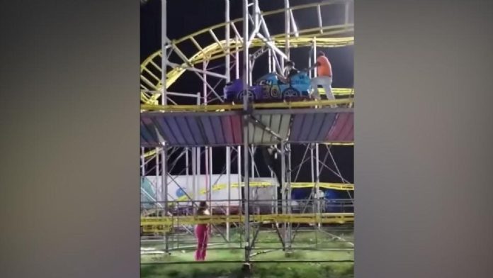 Falla en montaña rusa en la feria dejó a personas atrapadas