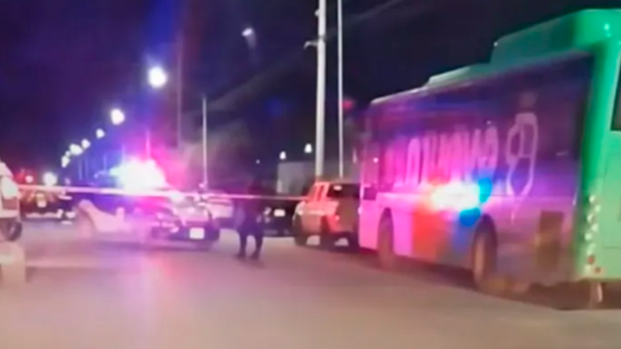 Asesinan a hombre en una parada de camión en García, Nuevo León