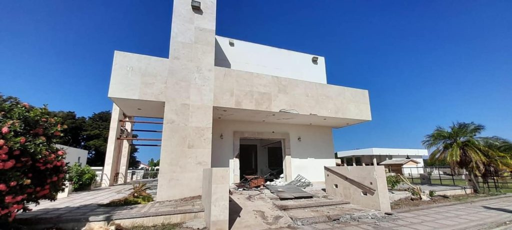 Roban restos de capilla familiar de Dámaso López "El Licenciado"