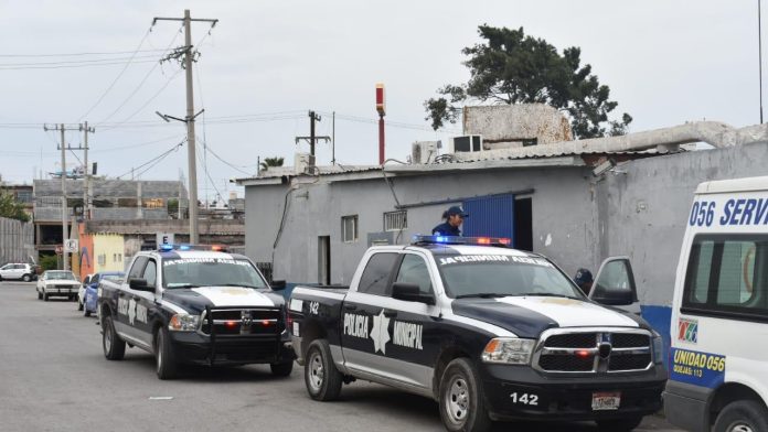 Detienen a hombre por violar orden de restricción y amenazar con picahielo a su ex pareja en Monclova