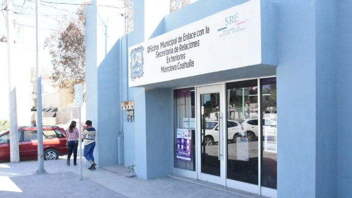 Dos mujeres se pelean en oficina de pasaportes de Monclova ¡Fueron detenidas!