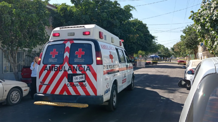 Hombre se desmaya en el techo de su casa en Coahuila