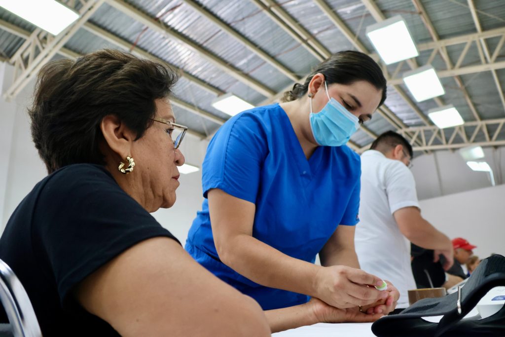 Se realizó con éxito en Sabinas la Feria de la Salud del Adulto Mayor