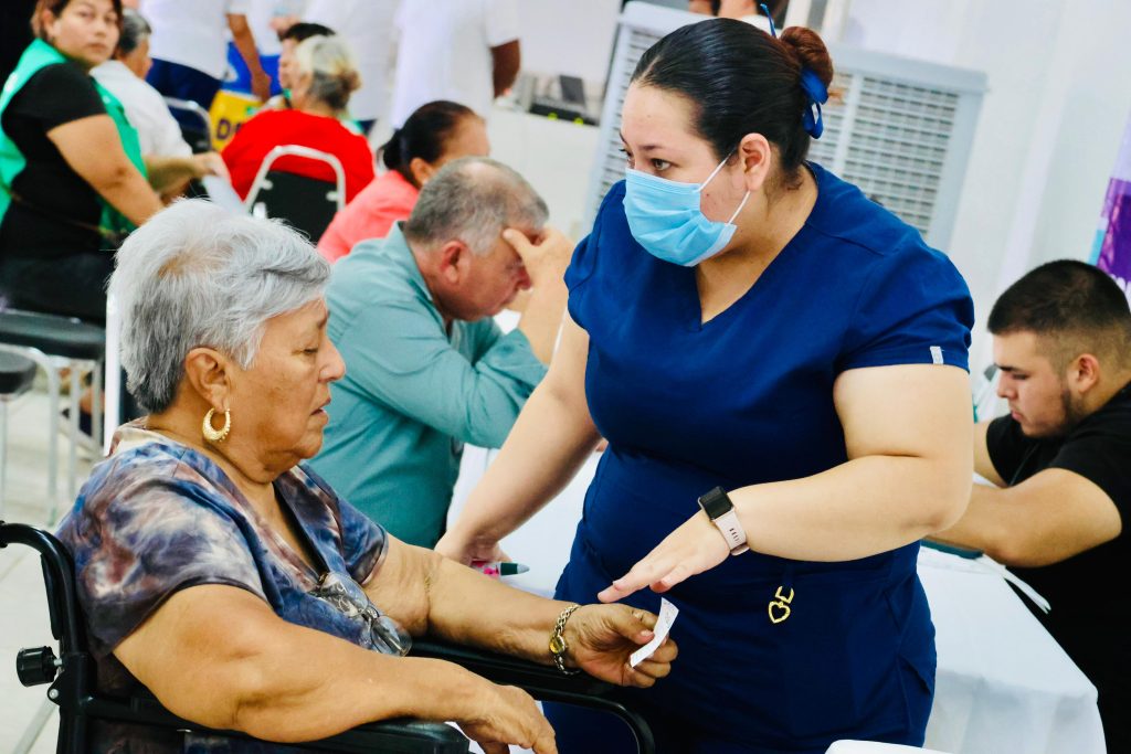 Se realizó con éxito en Sabinas la Feria de la Salud del Adulto Mayor