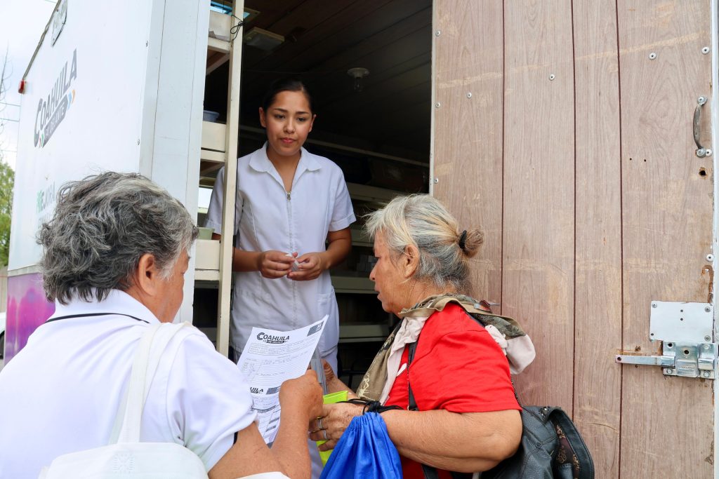 Se realizó con éxito en Sabinas la Feria de la Salud del Adulto Mayor