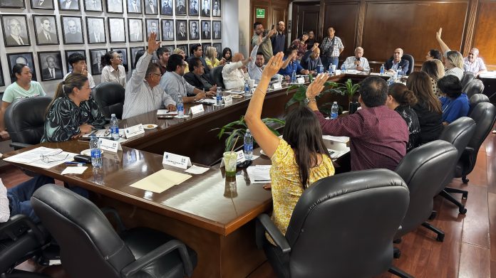 En junta de cabildo extraordinaria, se aprobó la concesión de la tradicional feria de Monclova. Un particular será el encargado de organizar el evento este año.