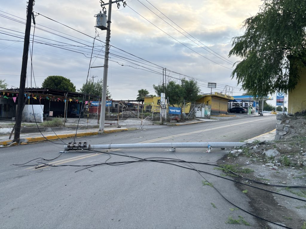 Vecinos de la Progreso se quedaron sin luz tras accidente
