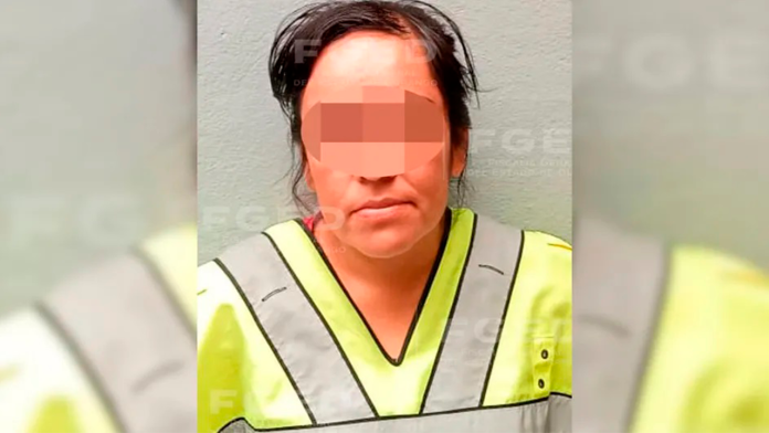 Mujer mata a su pareja; le prendió fuego mientras dormía