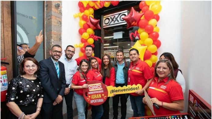 Oxxo abre tienda inclusiva en Toluca para facilitar el acceso a personas con discapacidad