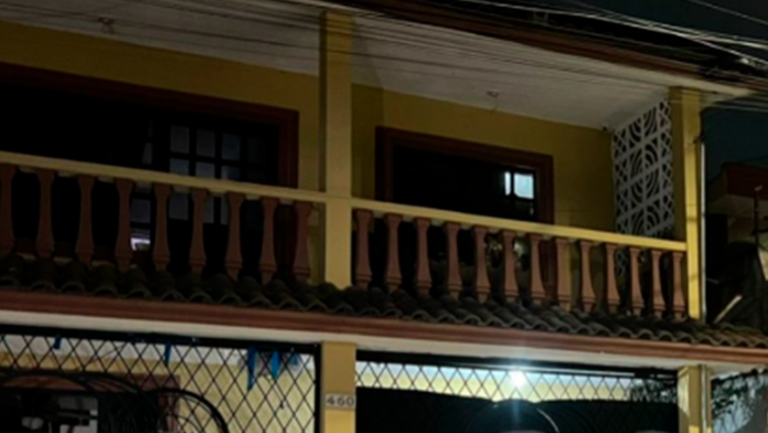 Rescatan a 40 migrantes abandonados en una casa en Escobedo