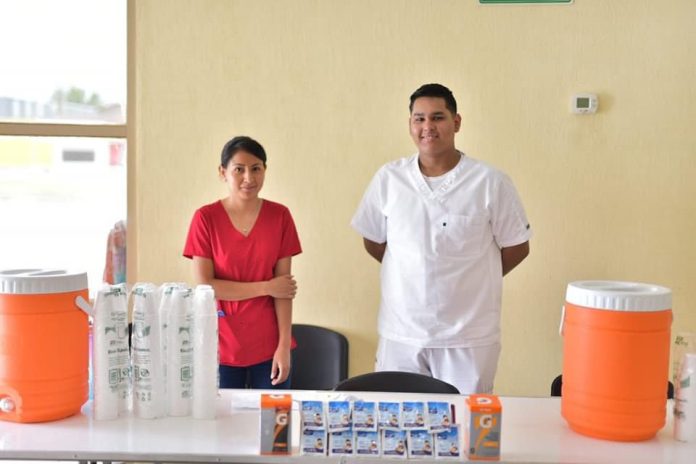 Exhortan a familias a mantenerse bien hidratados