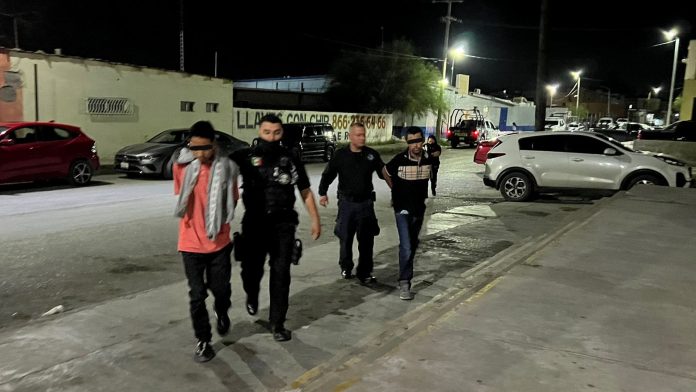 Los consignan al juez por portación de arma prohibida