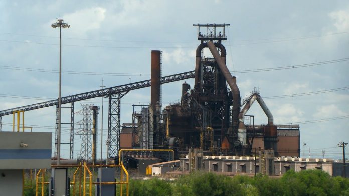 Adeudan empresarios 800 mdp a unión de crédito