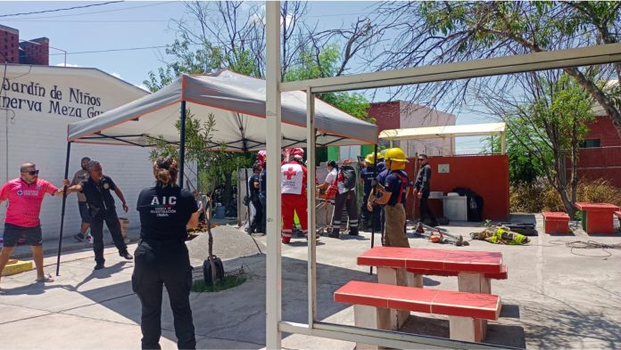Se intoxican tres pintores al interior de cisterna en un Jardín de Niños