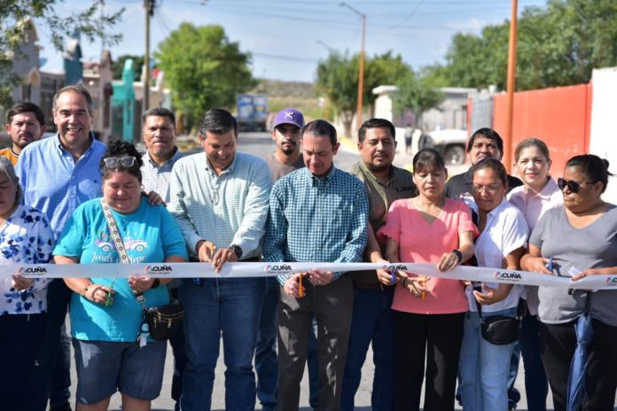 Vecinos de la colonia Cedros recibieron obra de pavimentación